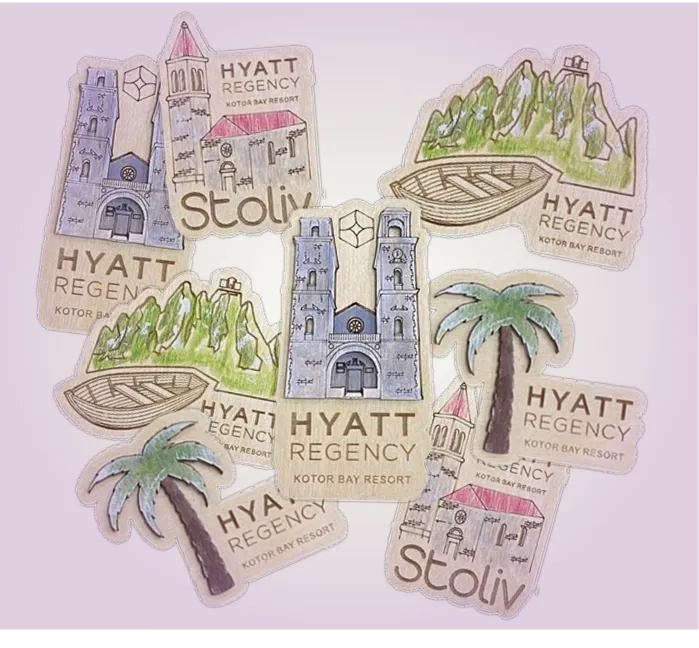 Ručno oslikani magneti od šperploče za liniju suvenira Hyatt Regency Kotor Bay Resorta