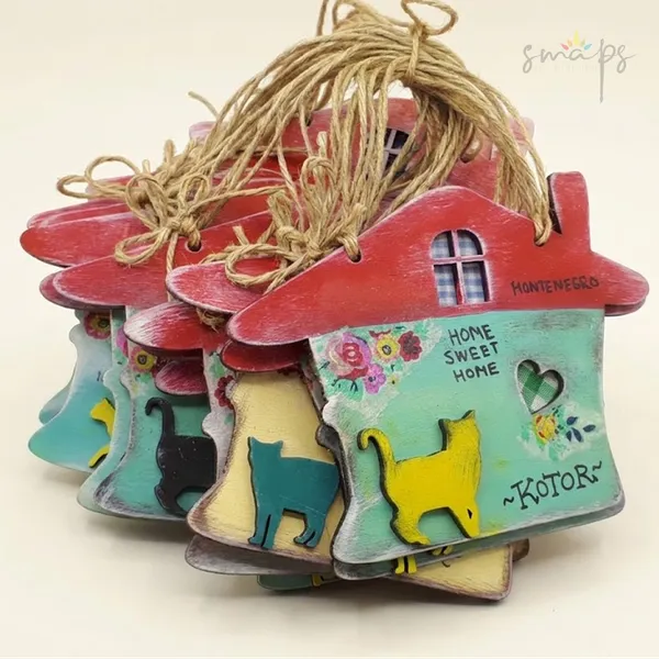 Magnet suveniri sa motivima kuće i mačke simbola Kotora